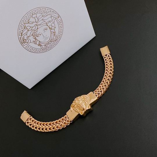 Versace bracelet lyh32